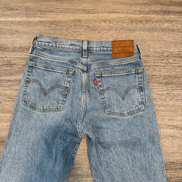 Levi's Women's Premium Wedgie Jeans - Picture 2 of 5